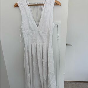 A&F Elegant White Sleeveless Dress